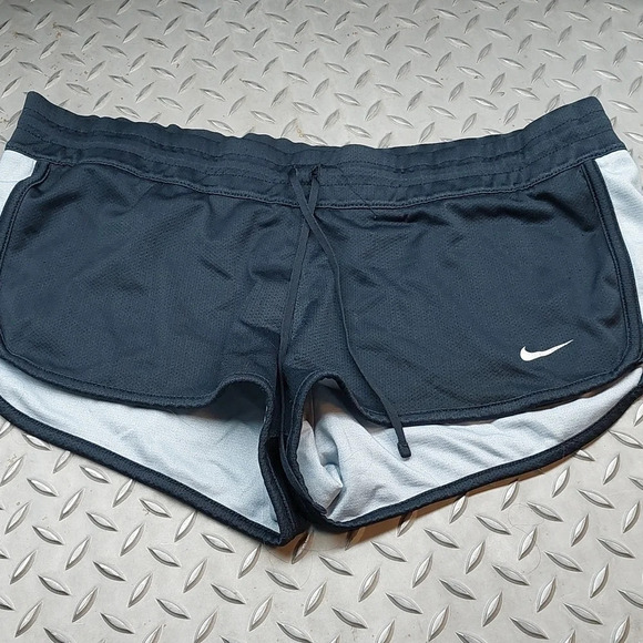 Nike Dri-Fit bootie Mesh shorts Black Size M Athletic Sporty Casual - Picture 1 of 6